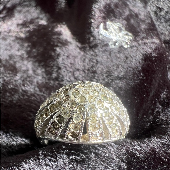 CLEAR RHINESTONE DECO STYLE DOME RING - Picture 1 of 6